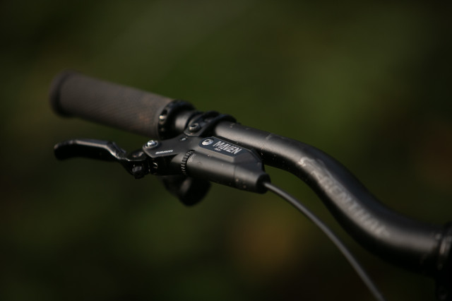2024 yt industries decoy sn brake lever.jpg