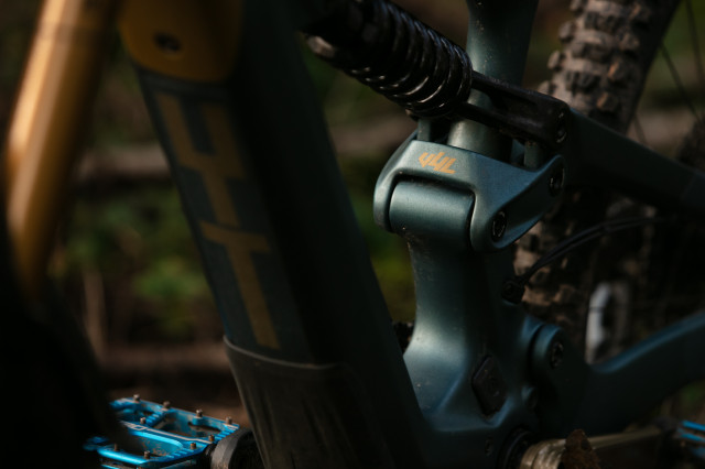 2024 yt industries decoy sn rocker.jpg