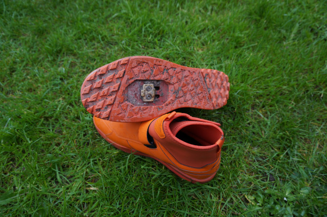 2024Endura MT500 Burner Clipless Waterproof Shoe 2.jpg