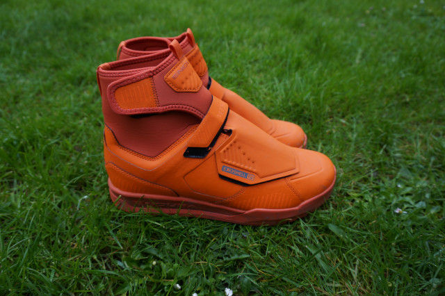 2024Endura MT500 Burner Clipless Waterproof Shoe 3.jpg