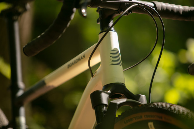2025 boardman trvl head tube.jpg