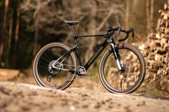 2025 cannondale super x hero.jpg