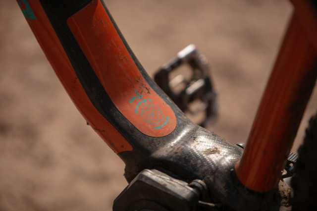 2025 carbon wasp gearbox logo1.jpg