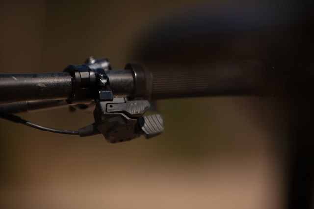 2025 carbon wasp gearbox shifter.jpg