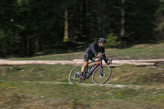 2025 cube egravel riding 1.jpg