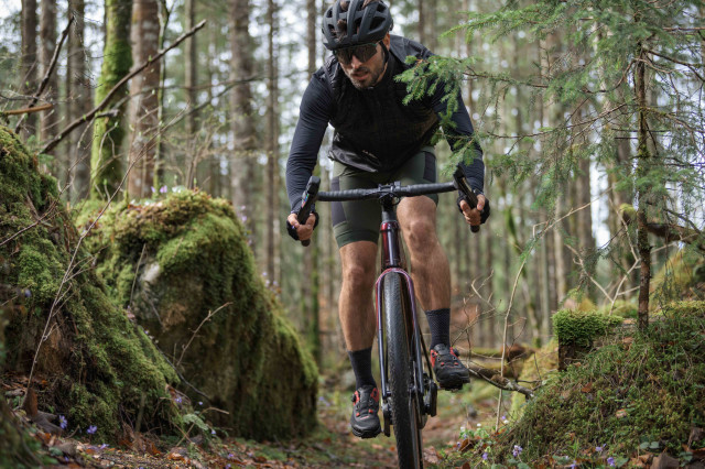 2025 cube egravel riding 2.jpg