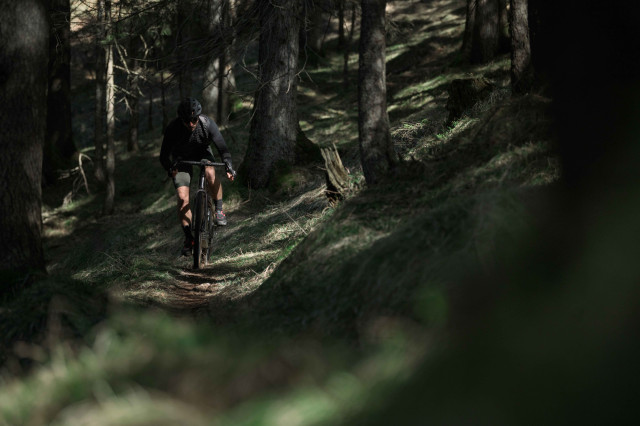2025 cube egravel riding 3.jpg