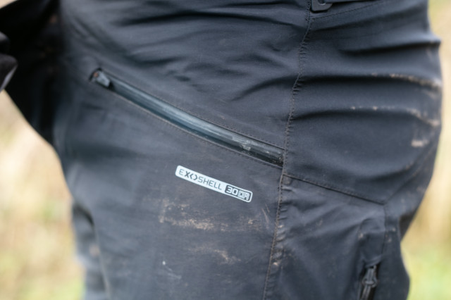 2025 endura mt500 bib pant logo.jpg