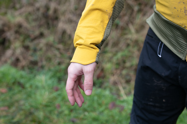 2025 endura mt500 polartech jacket cuff.jpg