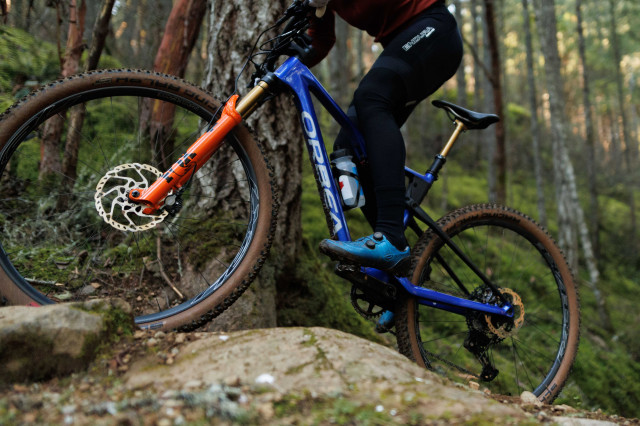 2025 fox 34 sl riding.jpg