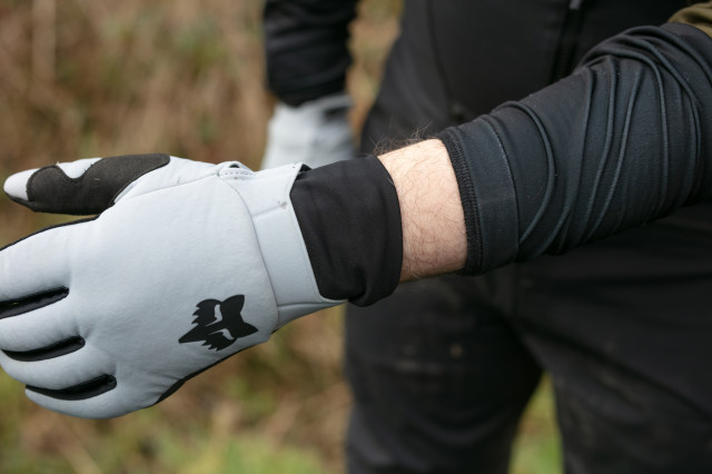 2025 fox defend thermo cuff.jpg