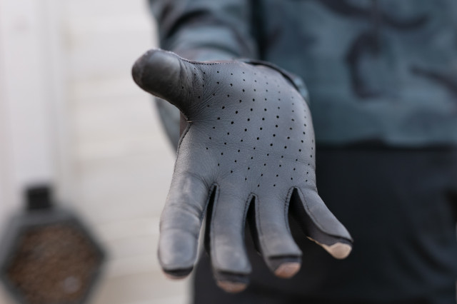 2025 fox flexair glove fingertip.jpg