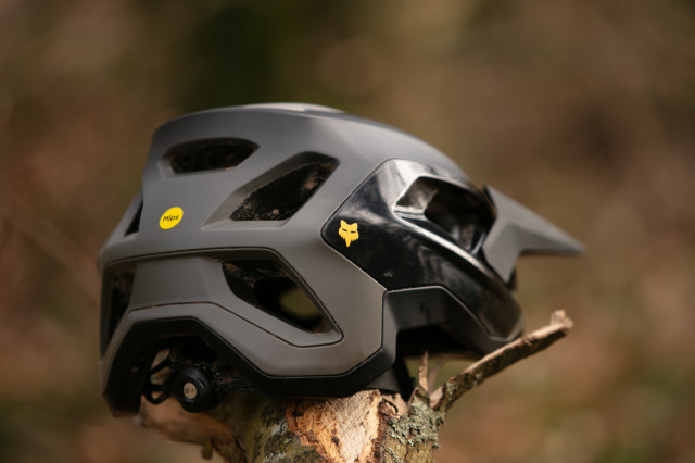 2025 fox speedframe pro rear 3q r.jpg