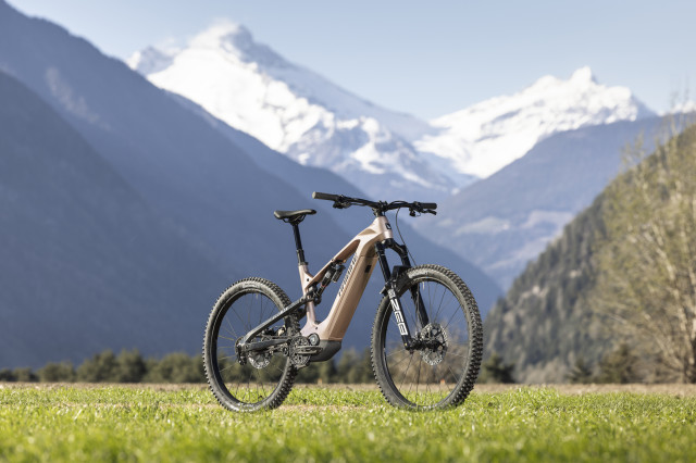 2025 haibike allmtn trniq hero.jpg