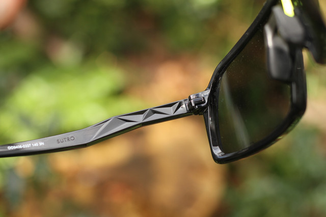 2025 oakley sutro inside arm.jpg