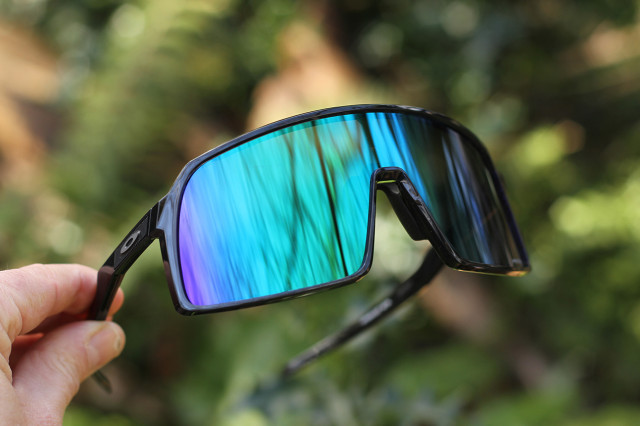 2025 oakley sutro lens.jpg