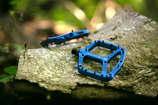 2025 oneup wave pedals 5ct.jpg