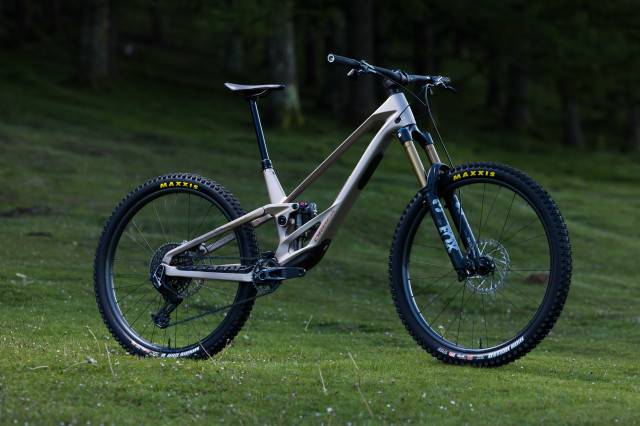 2025 orbea rallon enduro.jpg