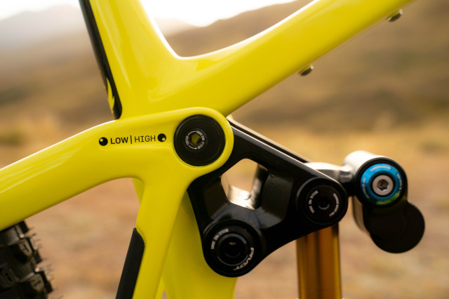 2025 pivot firebird flip chip 2.jpg
