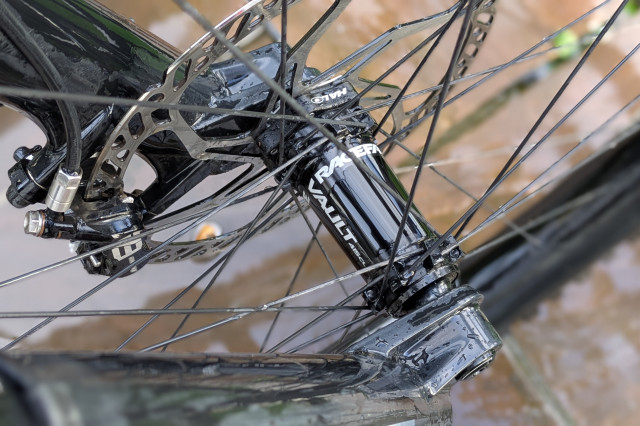 2025 race face turbine wheel  front hub.jpg