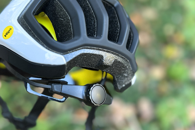 2025 rockrider xc race helmet dial.jpg