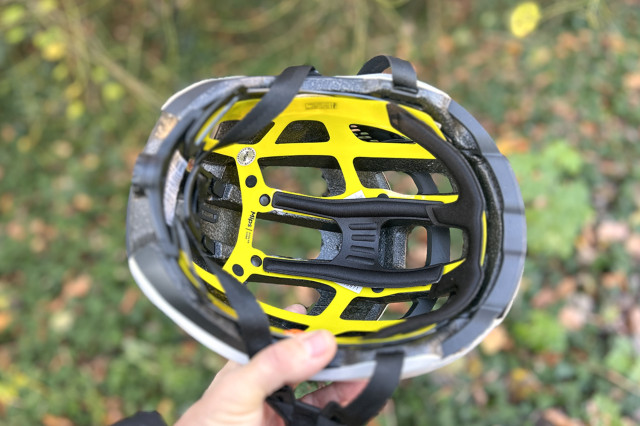 2025 rockrider xc race helmet interior.jpg