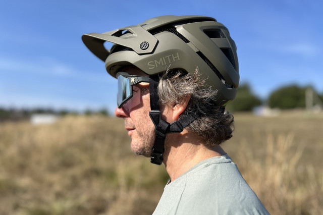 2025 smith forefront iii helmet hero.jpg
