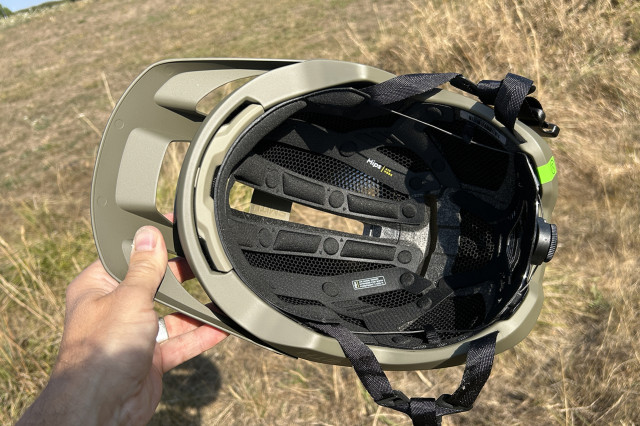 2025 smith forefront iii helmet interior.jpg