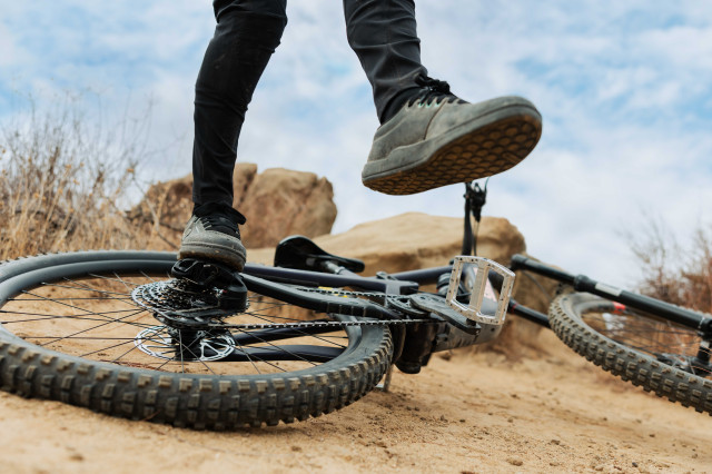 2025 sram eagle 70 N stand.jpg
