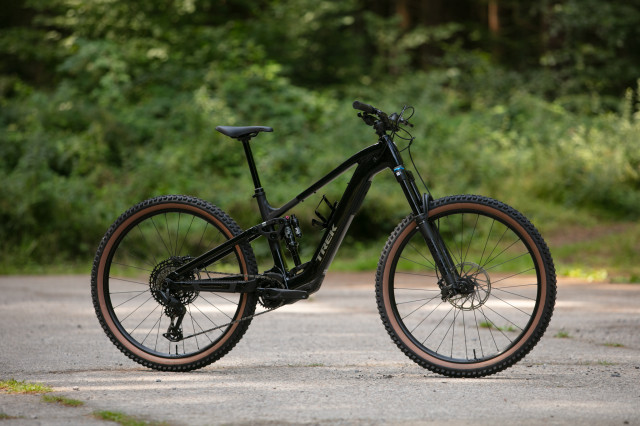 2025 trek fuel+ hero.jpg