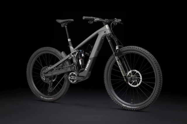 2025 trek slash plus.jpg