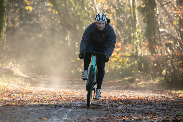 2025 vielo v1 riding 2.jpg