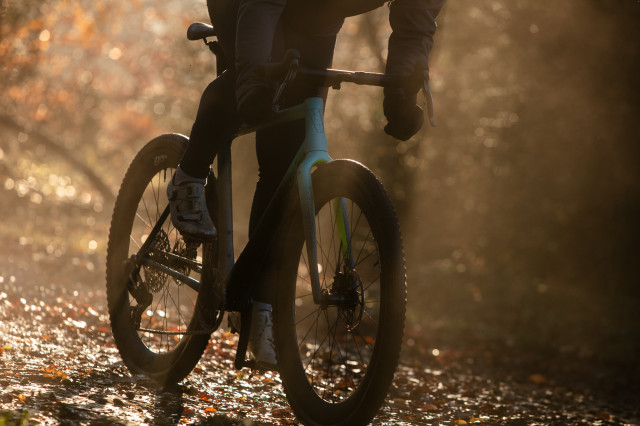 2025 vielo v1 riding 3.jpg