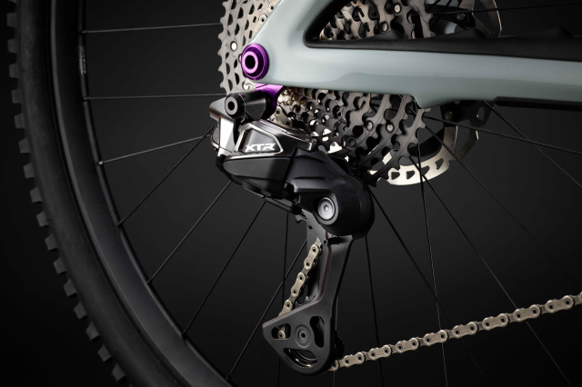2025 yeti 40 anni sb160 mech.jpg