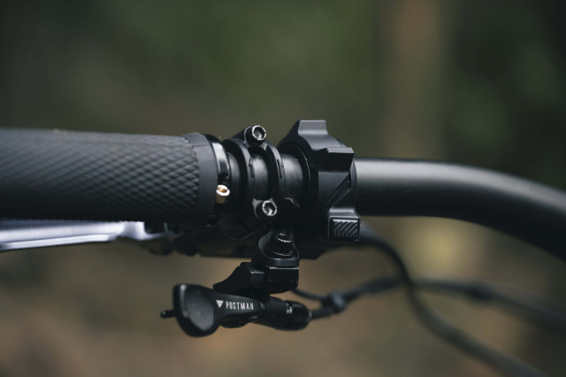 2025 yt industries decoy 29 sn controller.jpg