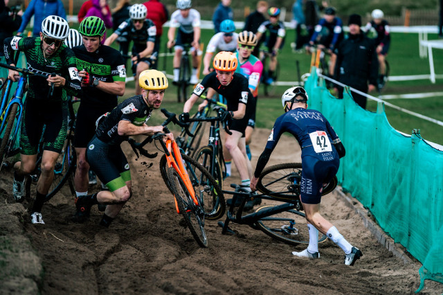 cyclocross crash sand