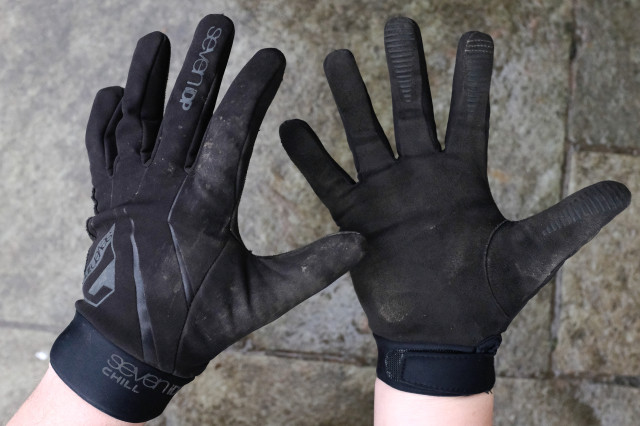 7iDP Chill Gloves Review 2022 3.JPG