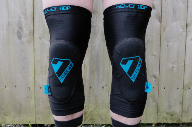 7iDP Sam Hill Lite Knee Pads review 2.JPG