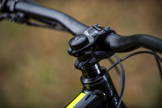 Saracen Ariel Elite Detail Stem