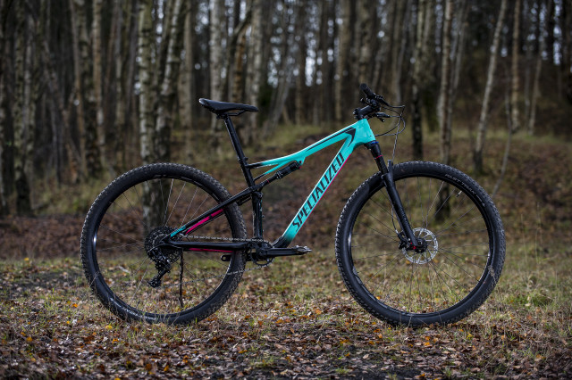 Specialized Women's Epic Carbon Comp Detail whole bike