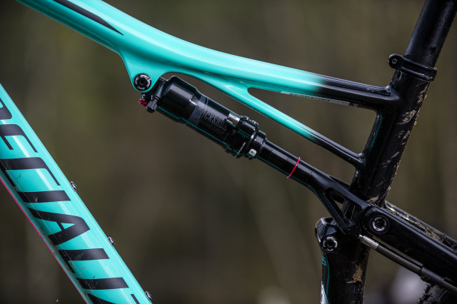 Specialized Women's Epic Carbon Comp Detail shock