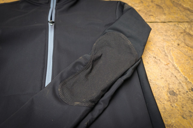 ASSOS winter soft shell womens LS Skin layer-3.jpg