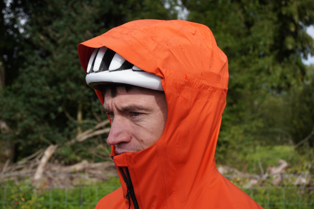 Albion_Zoa_Rain_Shell_hood.JPG