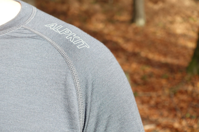 Alp-Kit-Kepler-Long-Sleeve-Merino-Baselayer-DSC03575.jpg
