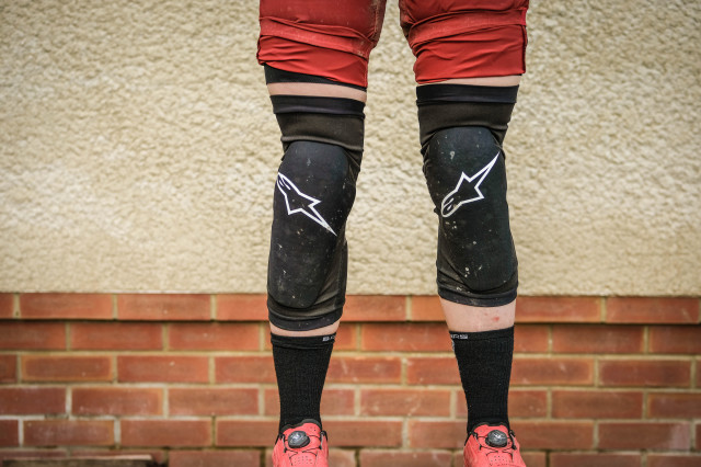 Alpinestars Paragon plus knee pads-8.jpg