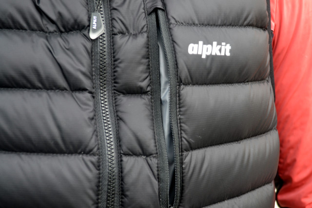 AlpkitFilomentVest-5.JPG