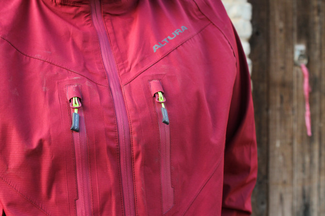 Altura Five 40 Waterproof Jacket-5.jpg