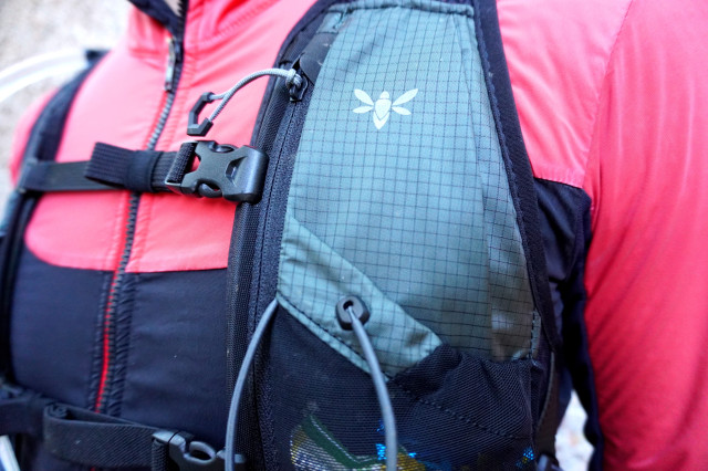 Apidura Racing Hydration Vest Front Pocket.JPG