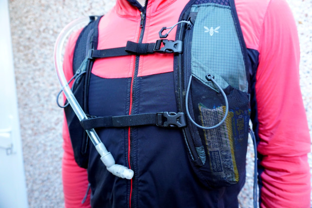Apidura Racing Hydration Vest Front.JPG