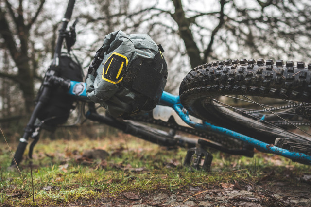 Apidura dropper post seat pack 1.jpg